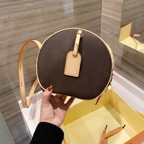 round bag letter print bags handbag luxury designer brand fashion shoulder handbags women embroidery clutch bag purse cross body metallic la
round bag letter print bags handbag luxury designer brand fashion shoulder handbags women embroidery clutch bag purse cross body metallic la