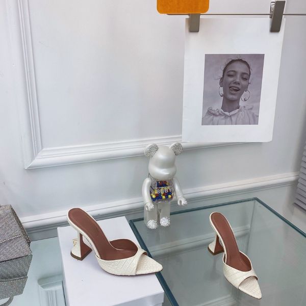 women's shoes temperament high-heeled shoes goddess fan comfortable fine square in summer 2022 new crocodile skin open toe pointed sexy, Black
women's shoes temperament high-heeled shoes goddess fan comfortable fine square in summer 2022 new crocodile skin open toe pointed sexy, Black