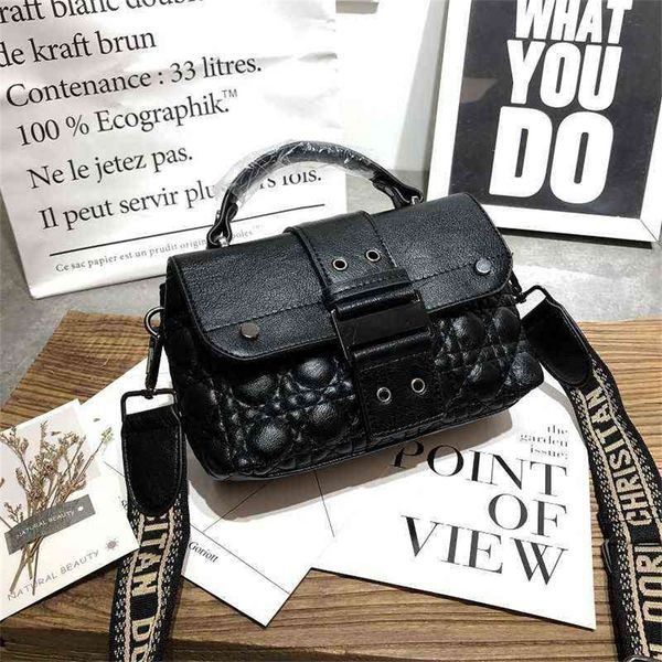 net red women's wide belt messenger versatile lingge chain small wind large capacity fashion 80% off wholesale factory
net red women's wide belt messenger versatile lingge chain small wind large capacity fashion 80% off wholesale factory