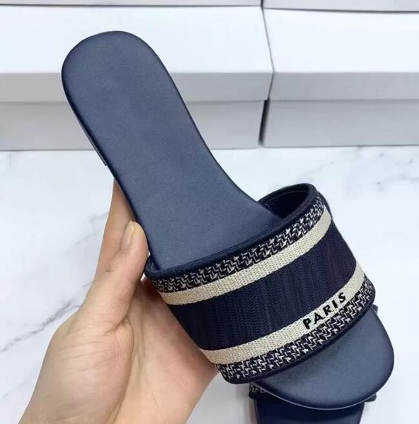 women luxury designer sandals slippers leather summer flat slipper embroidery fashion beach woman big head rainbow letters 35-42 with box, Black
women luxury designer sandals slippers leather summer flat slipper embroidery fashion beach woman big head rainbow letters 35-42 with box, Black