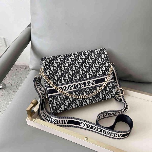 large bag female new fashion net red canvas single shoulder messenger versatile large capacity portable tote bag
large bag female new fashion net red canvas single shoulder messenger versatile large capacity portable tote bag
