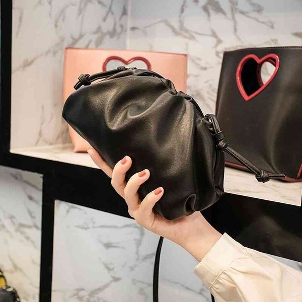 venetasss bottegasss bag leather handbags cloud women's 2022 trend dumpling single shoulder messenger cow am ashigo same
venetasss bottegasss bag leather handbags cloud women's 2022 trend dumpling single shoulder messenger cow am ashigo same