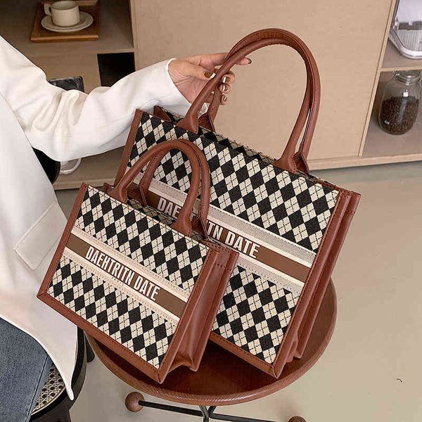 handbag chessboard advanced sense big bag women 2022 new large capacity style versatile portable tote bag women
handbag chessboard advanced sense big bag women 2022 new large capacity style versatile portable tote bag women