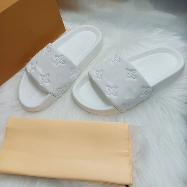 luxurys designers pool slides rubber slippers mens womens blck white green blue man women fashion sandals sports sneakers 35-46, Black
luxurys designers pool slides rubber slippers mens womens blck white green blue man women fashion sandals sports sneakers 35-46, Black