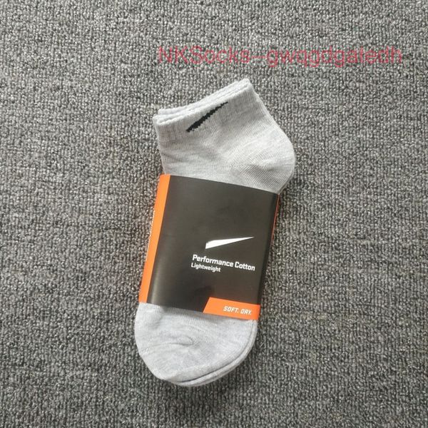 fashion men's classic socks 3 pairs of 1 card hook brand designer versatile sports sock men women luxury wear medium short sportsocks 0, Black
fashion men's classic socks 3 pairs of 1 card hook brand designer versatile sports sock men women luxury wear medium short sportsocks 0, Black