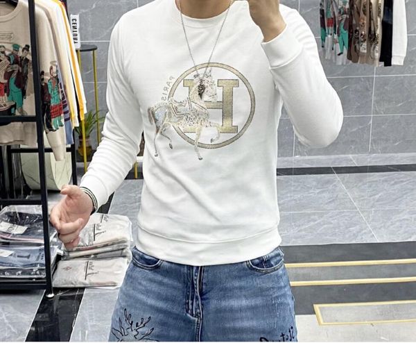 men's t-shirt 2022 autumn and winter new trend fashion casual ironing drill horse slim round neck long-sleeved t-shirt men's top, White;black
men's t-shirt 2022 autumn and winter new trend fashion casual ironing drill horse slim round neck long-sleeved t-shirt men's top, White;black