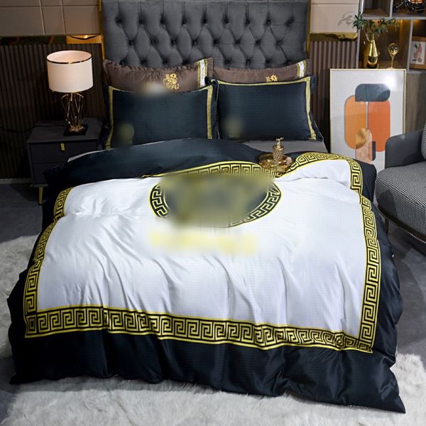 luxury designer bedding sets 4pcs/set black white gold king size silk duvet cover summer bed sheet fashion pillowcases
luxury designer bedding sets 4pcs/set black white gold king size silk duvet cover summer bed sheet fashion pillowcases