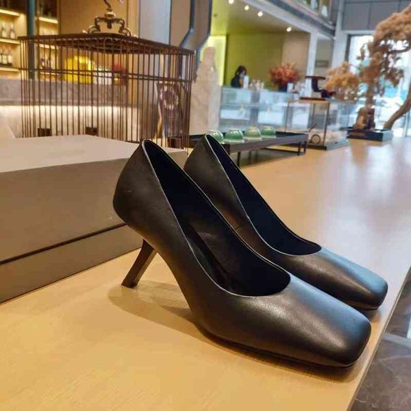 dress shoes 022 bajiachun style square head shallow mouth soft leather 7-shaped heel high-heeled single shoes muller net red same four, Black
dress shoes 022 bajiachun style square head shallow mouth soft leather 7-shaped heel high-heeled single shoes muller net red same four, Black