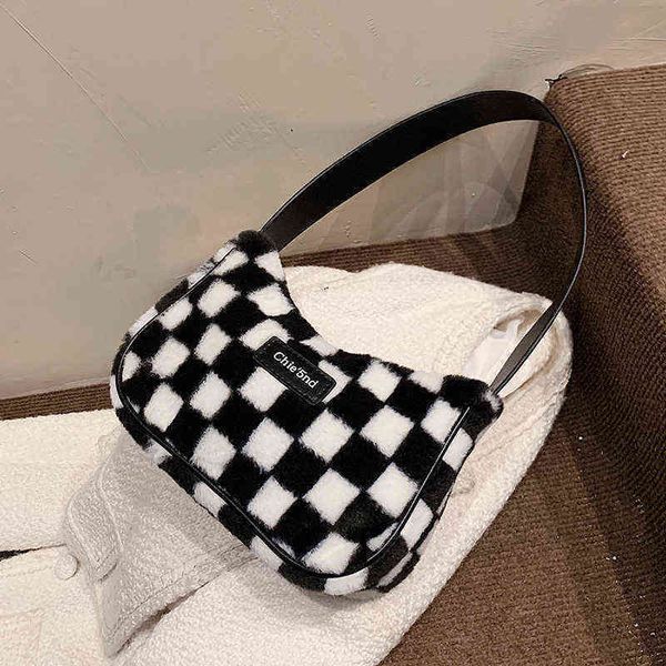 evening bags faux fur small crossbody shoulder bag for women 2022 winter black white grid fashion shopper travel handbags clutch 220517
evening bags faux fur small crossbody shoulder bag for women 2022 winter black white grid fashion shopper travel handbags clutch 220517