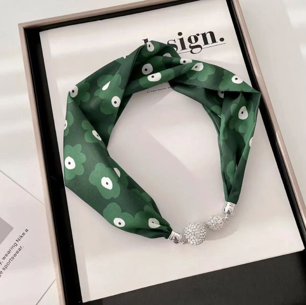 20222022 retro necklace small silk scarf fashion korean style magnetic snap silk scarf summer diamondembedded silk scarf necklace clavicle, Blue;gray
20222022 retro necklace small silk scarf fashion korean style magnetic snap silk scarf summer diamondembedded silk scarf necklace clavicle, Blue;gray