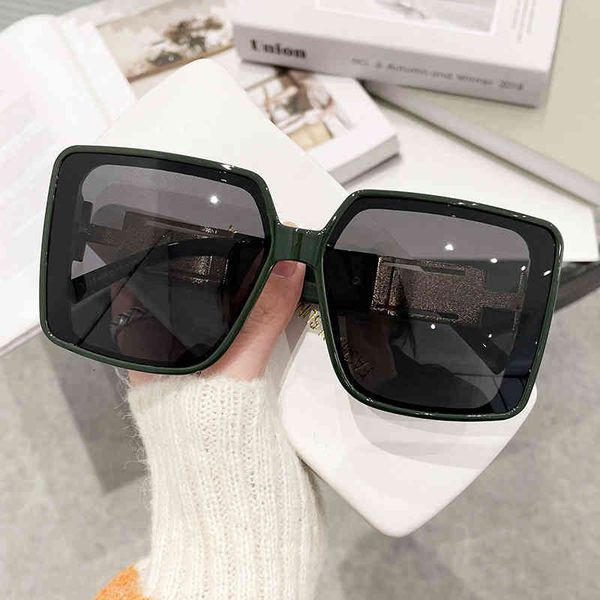 new fancy fashion men's and women's fashion street shooting sunglasses personality cool optical glass 1q5z, White;black
new fancy fashion men's and women's fashion street shooting sunglasses personality cool optical glass 1q5z, White;black
