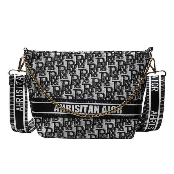 2022 new designer handbags factory store net red female embroidery chain square and autumn foreign style single oblique
2022 new designer handbags factory store net red female embroidery chain square and autumn foreign style single oblique