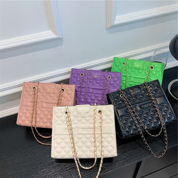 bag women's 2022 summer new large capacity single shoulder tote fashion rhombic letter versatile designer crossbody bags for woman
bag women's 2022 summer new large capacity single shoulder tote fashion rhombic letter versatile designer crossbody bags for woman
