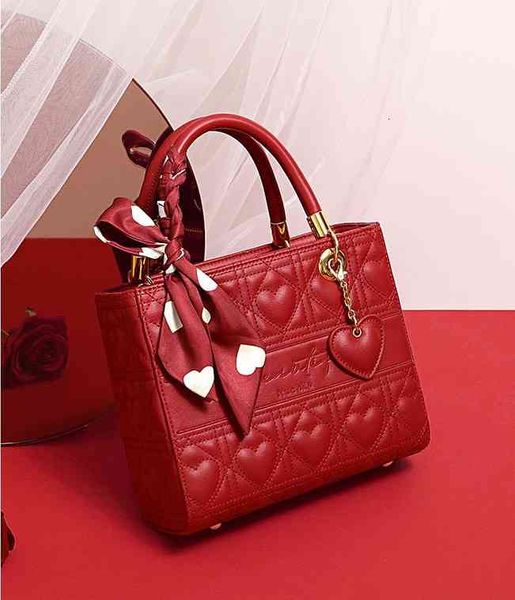 factory direct sale princess diana's bride's 2022 new high-end large capacity portable red wedding for girlfriend designer bag
factory direct sale princess diana's bride's 2022 new high-end large capacity portable red wedding for girlfriend designer bag