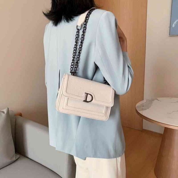 2022 new designer handbags luxury hand chain shoulder fashion messenger d-lock leisure small square{category}
2022 new designer handbags luxury hand chain shoulder fashion messenger d-lock leisure small square{category}