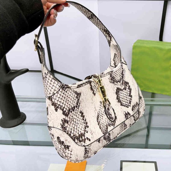 shoulder bag crossbody bags summer handbag vintage women designer handbags messenger bag fashion bag purses 0516
shoulder bag crossbody bags summer handbag vintage women designer handbags messenger bag fashion bag purses 0516