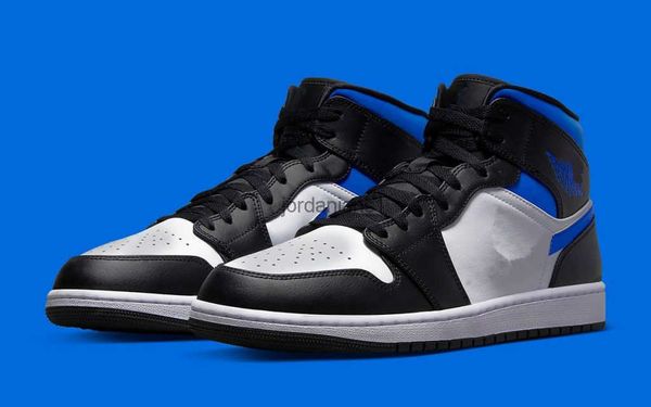 mens jumpman 1 mid basketball shoes shoes racer blue/black/white grade school gs sneakers with original box
mens jumpman 1 mid basketball shoes shoes racer blue/black/white grade school gs sneakers with original box