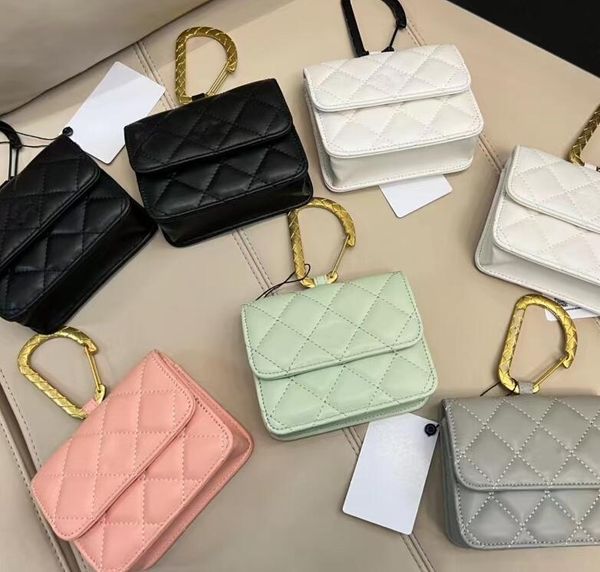 fashion rhombus candy color change purse soft leather credit card bag pure colors portable short kkey chain design women simple wallet, Red;black
fashion rhombus candy color change purse soft leather credit card bag pure colors portable short kkey chain design women simple wallet, Red;black