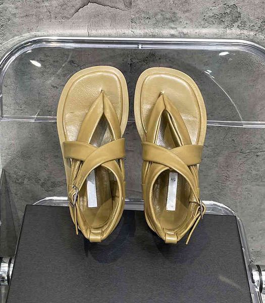 sandals clip toe bread herringbone slippers bubble bandage single shoes roman kelp flat bottom open sandals, Black
sandals clip toe bread herringbone slippers bubble bandage single shoes roman kelp flat bottom open sandals, Black