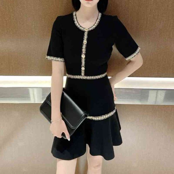 casual dresses yingjia xia xiaoxiangfeng women's knitted dress color matching temperament medium length skirt niche wear, Black;gray
casual dresses yingjia xia xiaoxiangfeng women's knitted dress color matching temperament medium length skirt niche wear, Black;gray