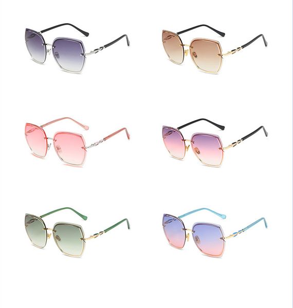 fashionable new sunglasses trend cutting edge anti ultraviolet street shooting retro sunglasses, White;black
fashionable new sunglasses trend cutting edge anti ultraviolet street shooting retro sunglasses, White;black
