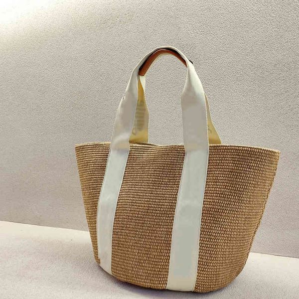 letter woven tote shoulder bag is indispensable for holiday travel and weekend outing large capacity
letter woven tote shoulder bag is indispensable for holiday travel and weekend outing large capacity