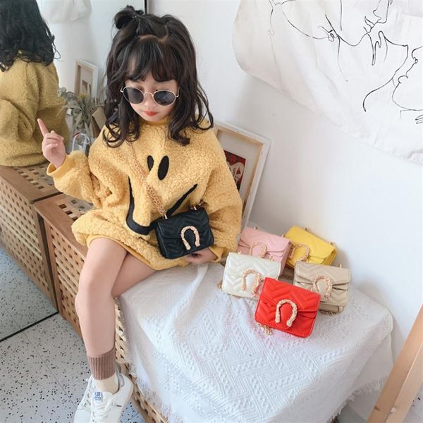 cute girls princess handbags fashion kids metal chain one-shoulder bag chld318w, Black
cute girls princess handbags fashion kids metal chain one-shoulder bag chld318w, Black