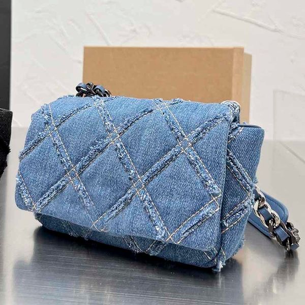 17cm classic handbags shoulder bag mini flap solid color cowboy designer bags leather silver metal chain timeless diamond quilt
17cm classic handbags shoulder bag mini flap solid color cowboy designer bags leather silver metal chain timeless diamond quilt
