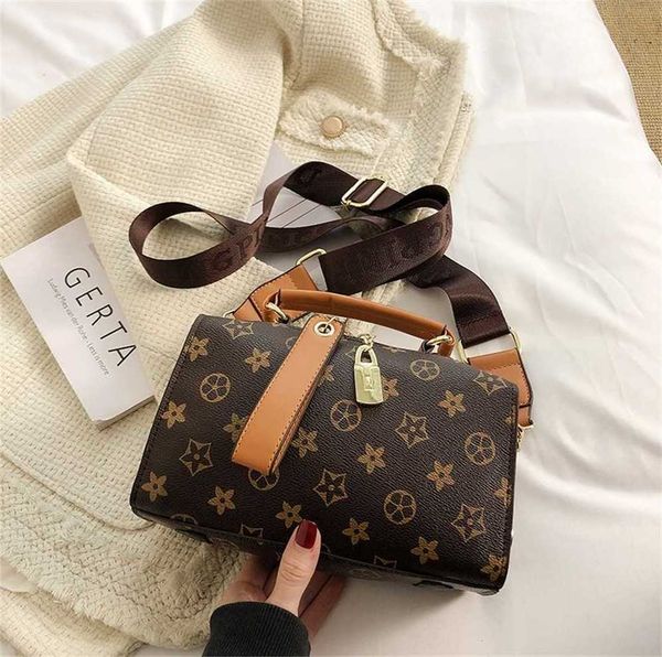 2022 pu leather handbags retro handbag women girls zipper tote crossbody soho bag backpack square pillow disco shoulder fringed messenger ba, Black
2022 pu leather handbags retro handbag women girls zipper tote crossbody soho bag backpack square pillow disco shoulder fringed messenger ba, Black