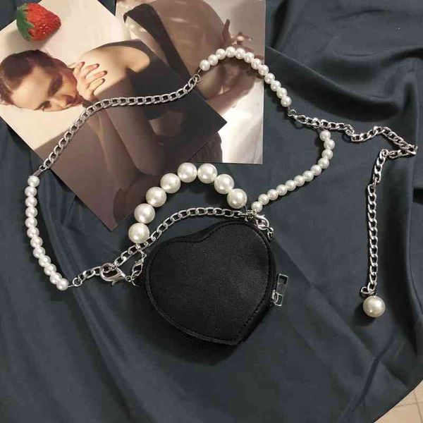 pearl chain designer fanny pack for women female coin purse women's diamond mini love pouch woven waist belt bag
pearl chain designer fanny pack for women female coin purse women's diamond mini love pouch woven waist belt bag