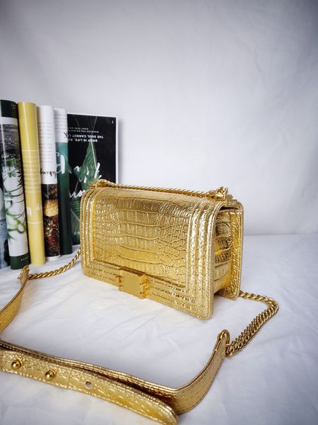 new 2022 square quilted flap leather classic gold metal buckle leather accessories chain shoulder bag designer luxury women's cross sar
new 2022 square quilted flap leather classic gold metal buckle leather accessories chain shoulder bag designer luxury women's cross sar