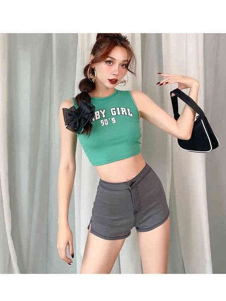 women's shorts a pair of elastic denim shorts with high waist and small slit around the hips pzm1, White;black
women's shorts a pair of elastic denim shorts with high waist and small slit around the hips pzm1, White;black
