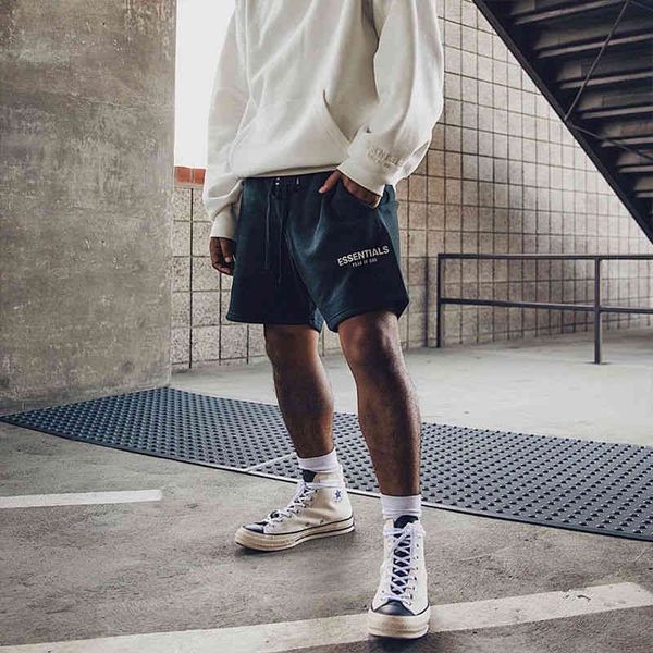 fog reflective letter loose shorts sentials streamed double thread casual 5-point sweatpants trend, White;black
fog reflective letter loose shorts sentials streamed double thread casual 5-point sweatpants trend, White;black