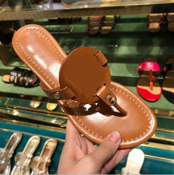 2021 summer fashion luxurys designer leather slipper women brands open toe flip flop sandals classic flat anti-skid slippers beach shoes, Black
2021 summer fashion luxurys designer leather slipper women brands open toe flip flop sandals classic flat anti-skid slippers beach shoes, Black