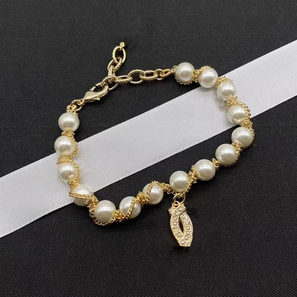 2022 luxury pearl brand designer charm bracelets for women gold letters pendant twist bracelet wedding party jewelry, Golden;silver
2022 luxury pearl brand designer charm bracelets for women gold letters pendant twist bracelet wedding party jewelry, Golden;silver