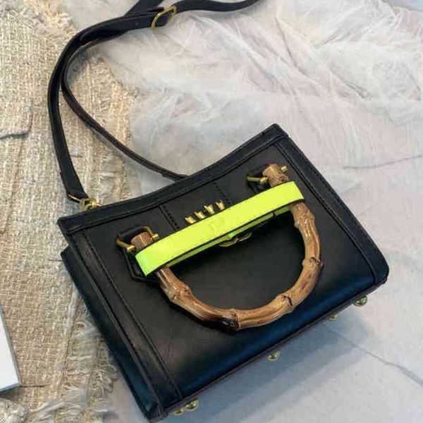 purses solid color simple high-capacity version of women temperament commuting shopping texture small square bag
purses solid color simple high-capacity version of women temperament commuting shopping texture small square bag