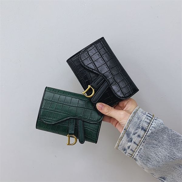 spot wholesale ins small women's short 2022 new korean embossed d-word buckle zero wallet 30% discount card bag fashion, Red;black
spot wholesale ins small women's short 2022 new korean embossed d-word buckle zero wallet 30% discount card bag fashion, Red;black