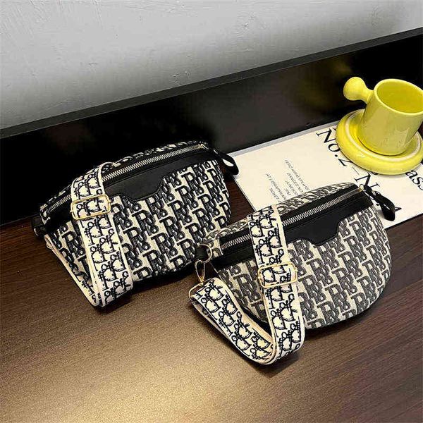 r bags for women waist sports portable leisure mobile phone zero wallet one small satchel
r bags for women waist sports portable leisure mobile phone zero wallet one small satchel