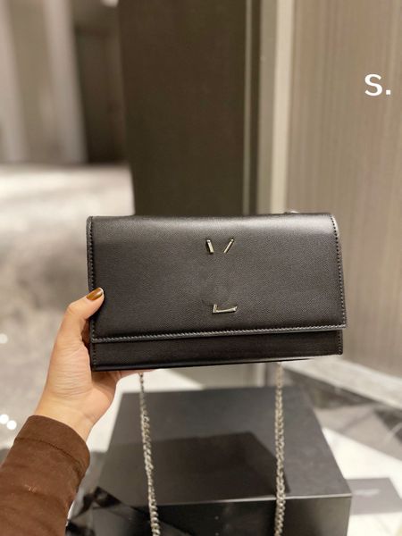 women's designers shoulder bag luxury tote purse handbag message bags cluth brand classic lady genuine leather luggage crossbody gift b
women's designers shoulder bag luxury tote purse handbag message bags cluth brand classic lady genuine leather luggage crossbody gift b