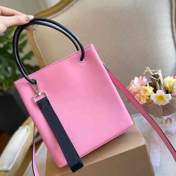classic mini tote bags women luxury pocket solid color handbag shoulder bucket leather designer crossbody female purses 220413
classic mini tote bags women luxury pocket solid color handbag shoulder bucket leather designer crossbody female purses 220413