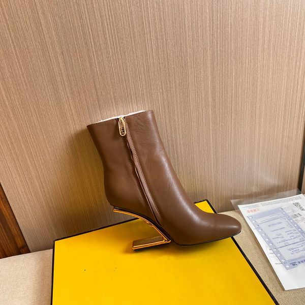 2022 first boots black white beige nappa leather high-heel boots women ankle boot luxury zipper booties
2022 first boots black white beige nappa leather high-heel boots women ankle boot luxury zipper booties
