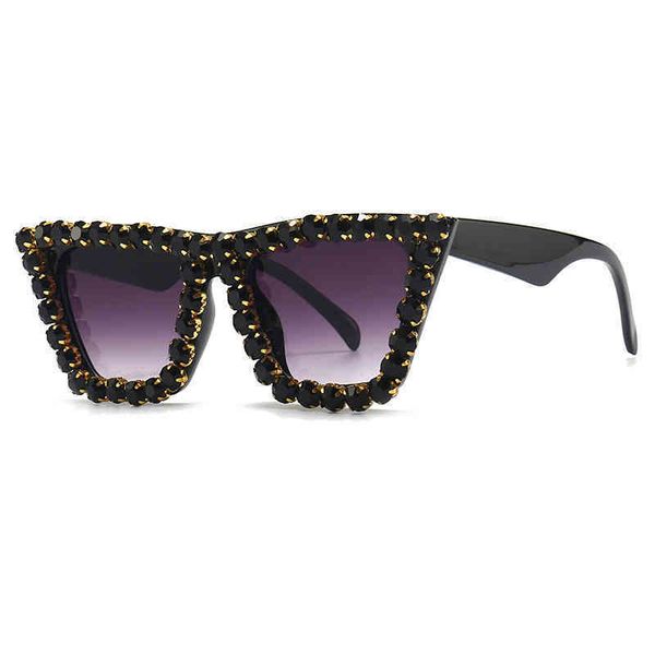 2022 new fashion stick diamond hip hop personalized women's cat's eye sunglass, White;black
2022 new fashion stick diamond hip hop personalized women's cat's eye sunglass, White;black