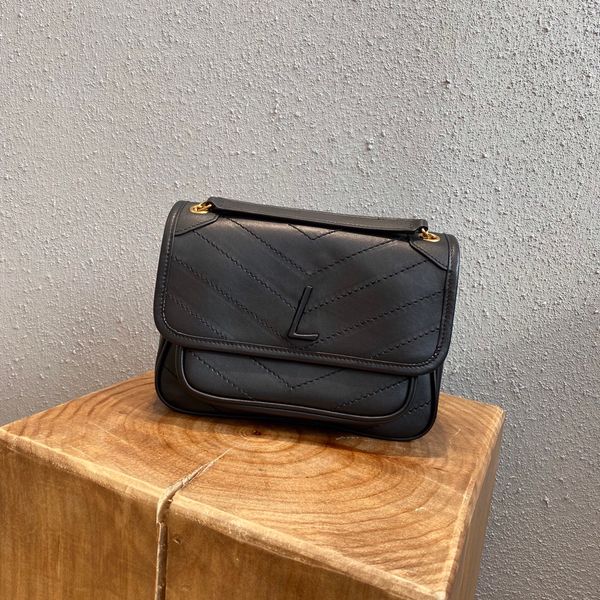 bags handbag 7a high-end one shoulder diagonal cross leather woman's bag elegant interior compartment 533037
bags handbag 7a high-end one shoulder diagonal cross leather woman's bag elegant interior compartment 533037