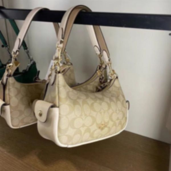 designer bags olai 2022 new women's pennie mahjong classic old flower crescent hand carrying single shoulder messenger underarm
designer bags olai 2022 new women's pennie mahjong classic old flower crescent hand carrying single shoulder messenger underarm