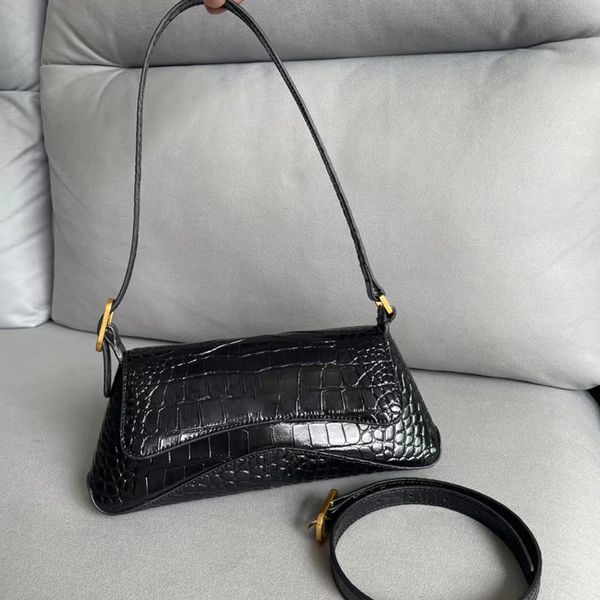 2022 women bag classic double flap design crossbody messenger handbags fashion crocodile pattern underarm chain single shoulder style wallet
2022 women bag classic double flap design crossbody messenger handbags fashion crocodile pattern underarm chain single shoulder style wallet