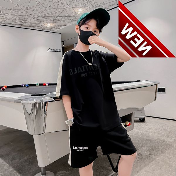 50% off discount boys' suit summer middle school children's net red fried street short sleeve two piece set 2022 new casual handso, White;black
50% off discount boys' suit summer middle school children's net red fried street short sleeve two piece set 2022 new casual handso, White;black