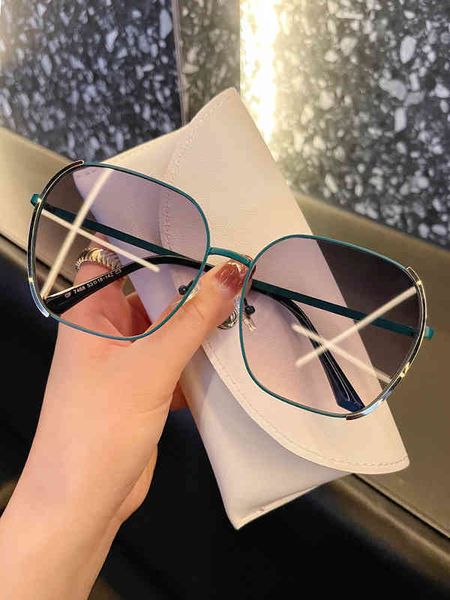 women sunglasses luxury brand designer women's advanced sense ins sunglass trend anti ultraviolet round big face thin vintage sun glass, White;black
women sunglasses luxury brand designer women's advanced sense ins sunglass trend anti ultraviolet round big face thin vintage sun glass, White;black