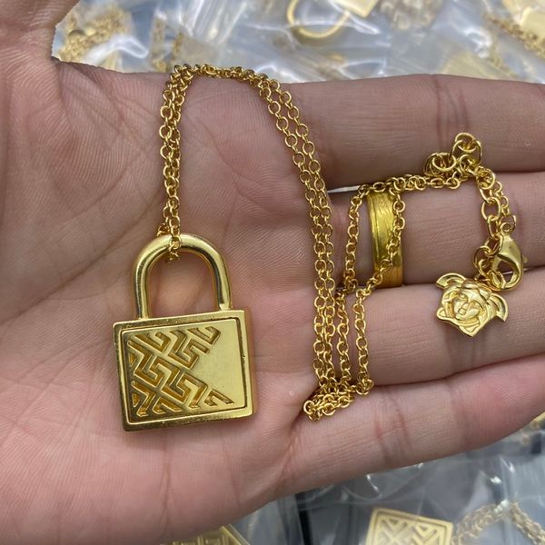 fashion new designed cuba thick chain choker necklace banshee medusa head portrait 18k gold plated women's ladies necklaces designer je, Silver
fashion new designed cuba thick chain choker necklace banshee medusa head portrait 18k gold plated women's ladies necklaces designer je, Silver