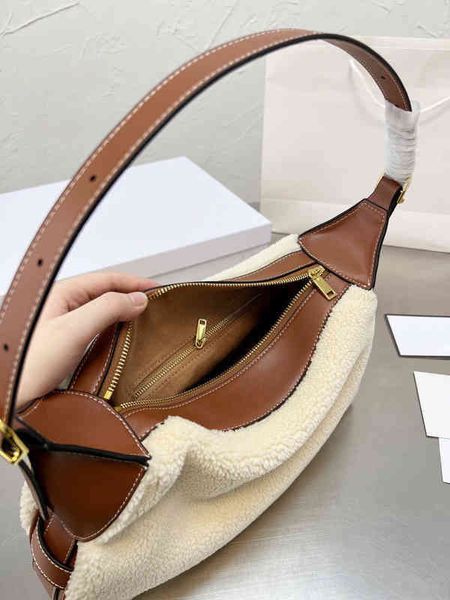 shoulder bags luxury brand romy fashion simple square bag women's designer clutch mobile phone handbags, Black;red
shoulder bags luxury brand romy fashion simple square bag women's designer clutch mobile phone handbags, Black;red