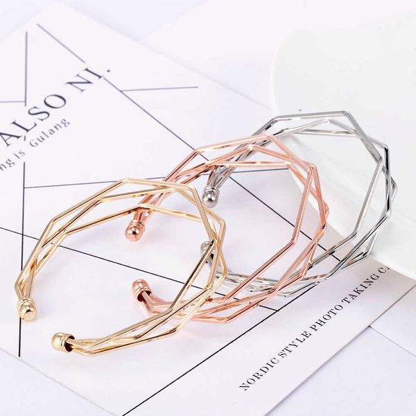new three-layer romantic open cuff bracelet / bracelet set for women 2020 gold metal alloy arrow chain twist, Golden;silver
new three-layer romantic open cuff bracelet / bracelet set for women 2020 gold metal alloy arrow chain twist, Golden;silver